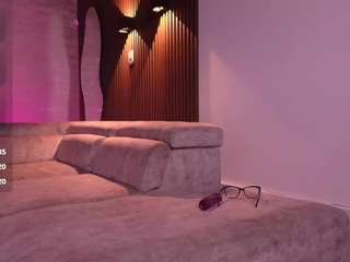 karol-priston live webcam show
