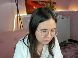 leyla-mirage Live Webcam on CamSoda