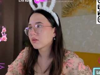 Ten model jest teraz na żywo. leyla-mirage