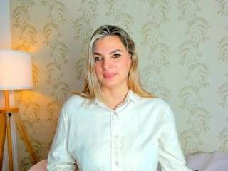 mahiamontenegro's CamSoda show and profile