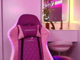 naomiamazing01 live cam profile