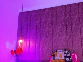 dollieemma's CamSoda show and profile