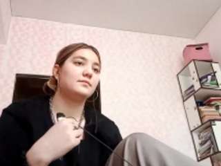 eloisebenoit's CamSoda show and profile