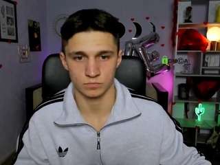 jacob-silk's CamSoda show and profile