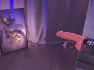 mentallymonika webcam