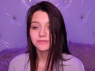 xnaughtyfox's CamSoda show and profile