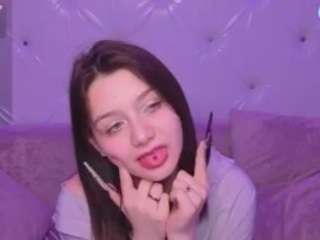 xnaughtyfox's CamSoda show and profile