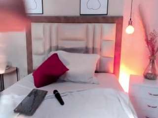 annaabrooks live cam profile