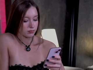 gwenair's CamSoda show and profile