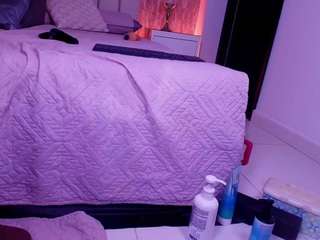 isabela-anders Live Webcam on CamSoda