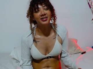 lioravelvetc's CamSoda show and profile