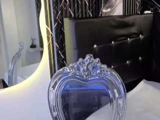 manuveelez Live Webcam on CamSoda