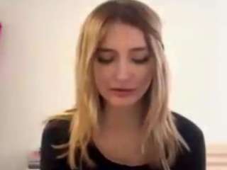 paulettarenard Drinking live webcam