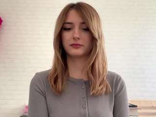 paulettarenard's CamSoda show and profile