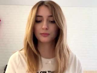 paulettarenard Live Webcam on CamSoda