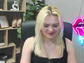 sweetlilyxo Live Webcam on CamSoda