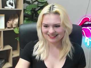 sweetlilyxo Live Webcam on CamSoda