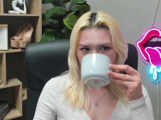 sweetlilyxo webcam model