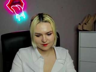 sweetlilyxo live cam profile