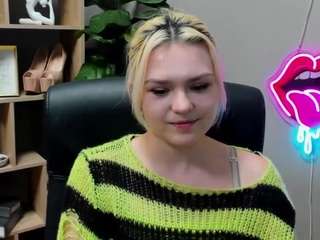 sweetlilyxo live cam profile