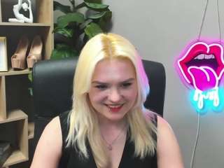 sweetlilyxo live cam profile