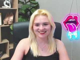 sweetlilyxo live cam profile