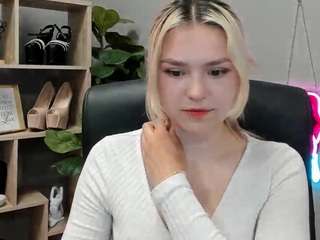 sweetlilyxo live webcam show