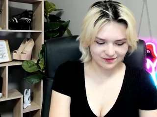 sweetlilyxo Live Webcam on CamSoda
