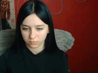 tinawow's CamSoda show and profile