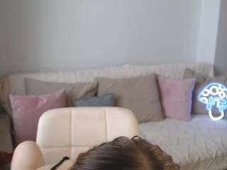 Live webcam model viktoriyn on Soda Cams