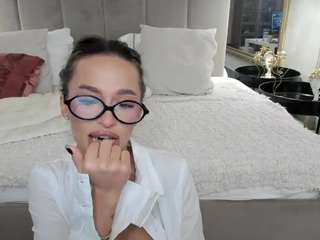 eva-k's CamSoda show and profile