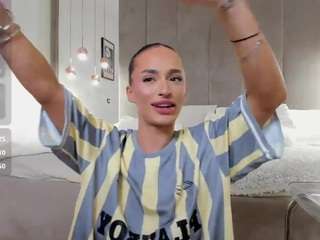 eva-k's CamSoda show and profile