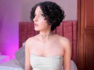 lyravendrell's CamSoda show and profile