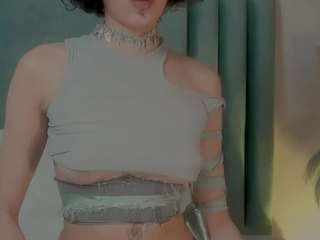 이 모델은 현재 라이브 중입니다. lyravendrell