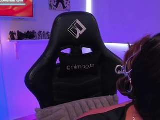 miavelour Live Webcam on CamSoda