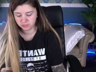 le modèle amellymillyyy est en webcam porno dans un show sur le site camsoda, il possède les tags suivants: anal toys,ass bouncing,asshole,blowjob,dirty talk,doggy style,erotic dance,flashing,lovense,toys,hd