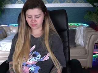 amellymillyyy's CamSoda show and profile