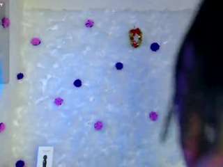 Image 1 of bella-warzon, female webcam model,  years old, on live webcam