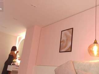 Este modelo está en vivo ahora. dollybrownx
