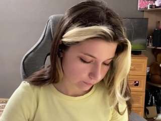 HerlindaVanvuren live cam preview