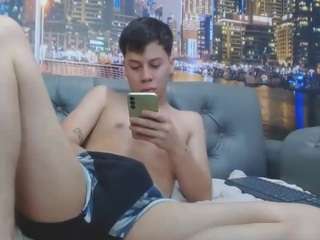 santiiagox's CamSoda show and profile