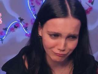 Questo modello è in diretta ora. scottiephomsoukha