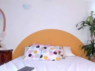 Live webcam model alinasimmons on Soda Cams