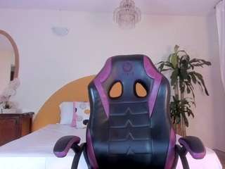 alinasimmons live cam profile