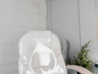 emily-vill's CamSoda show and profile