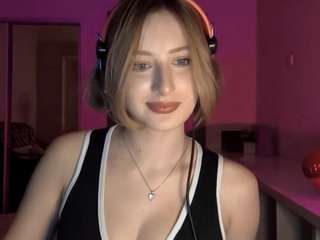 hienleggans's CamSoda show and profile
