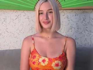 HienLeggans live webcam show