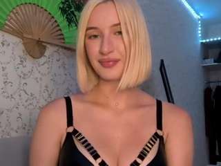 HienLeggans live webcam show