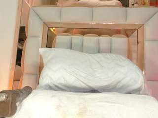 imyours01 camsoda