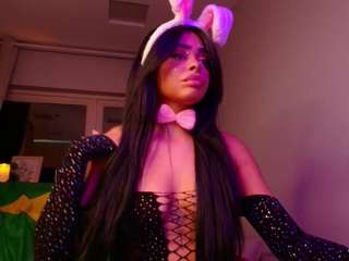 pauline-clark, female webcam model,  years old, on live webcam